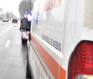Momente de groază pentru o şoferiţă: i-a căzut în faţa maşinii o femeie!